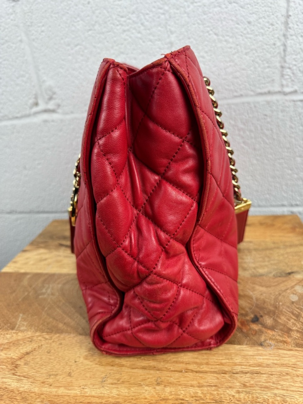 Michael Kors Red Leather Quilted Chain Shoulder Tote Bag Gold Hardware - Picture 5 of 16